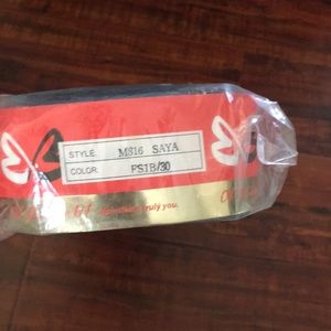 Bobbi boss wig style M826 Saya , color FS1B/30